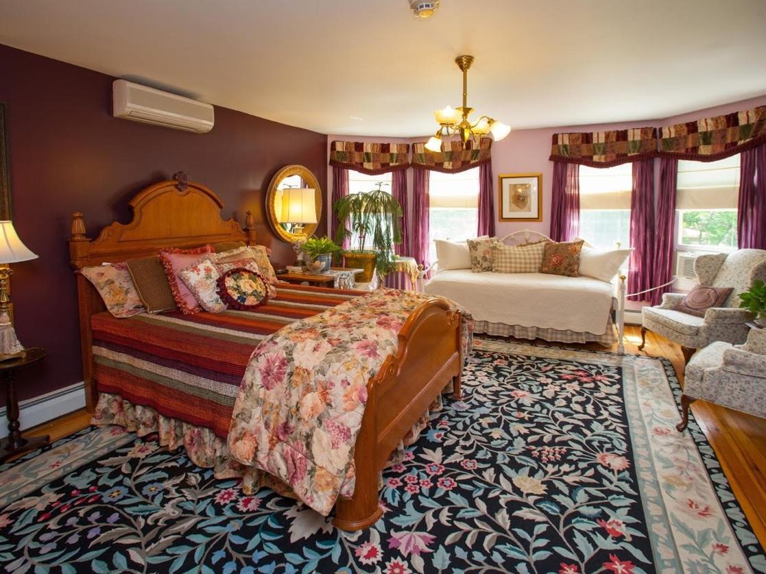 The Fairlawn Inn Hunter Bagian luar foto