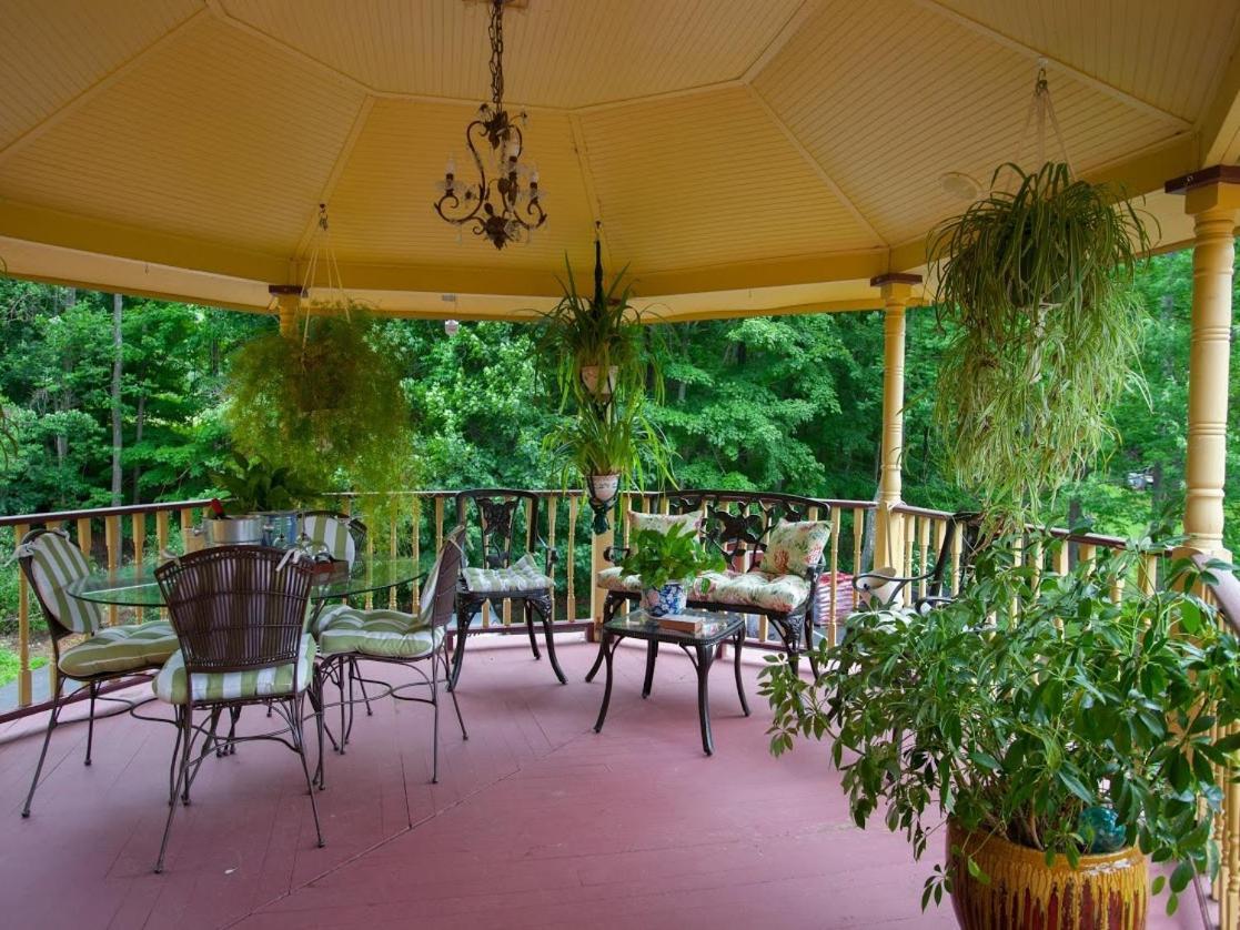 The Fairlawn Inn Hunter Bagian luar foto