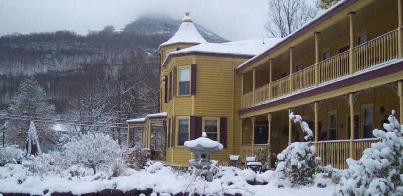 The Fairlawn Inn Hunter Bagian luar foto
