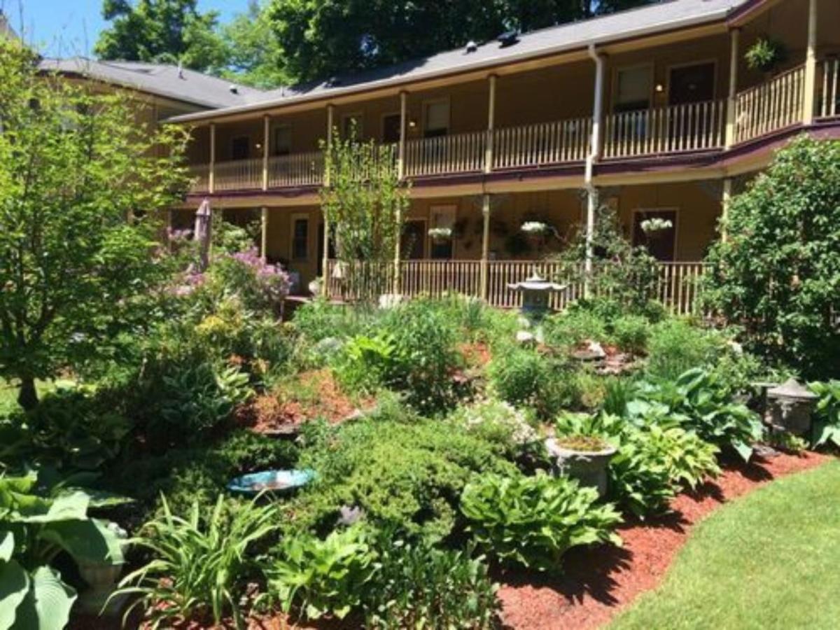 The Fairlawn Inn Hunter Bagian luar foto